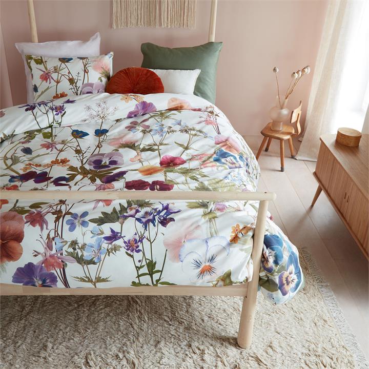 Violeta Cotton Sateen Quilt Cover Set Size Queen by Bedding House by