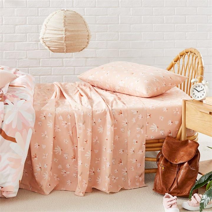 Adairs Kids Kimmy Hogan Daisy Dreams Peach Desert Sheet Set Sheetset